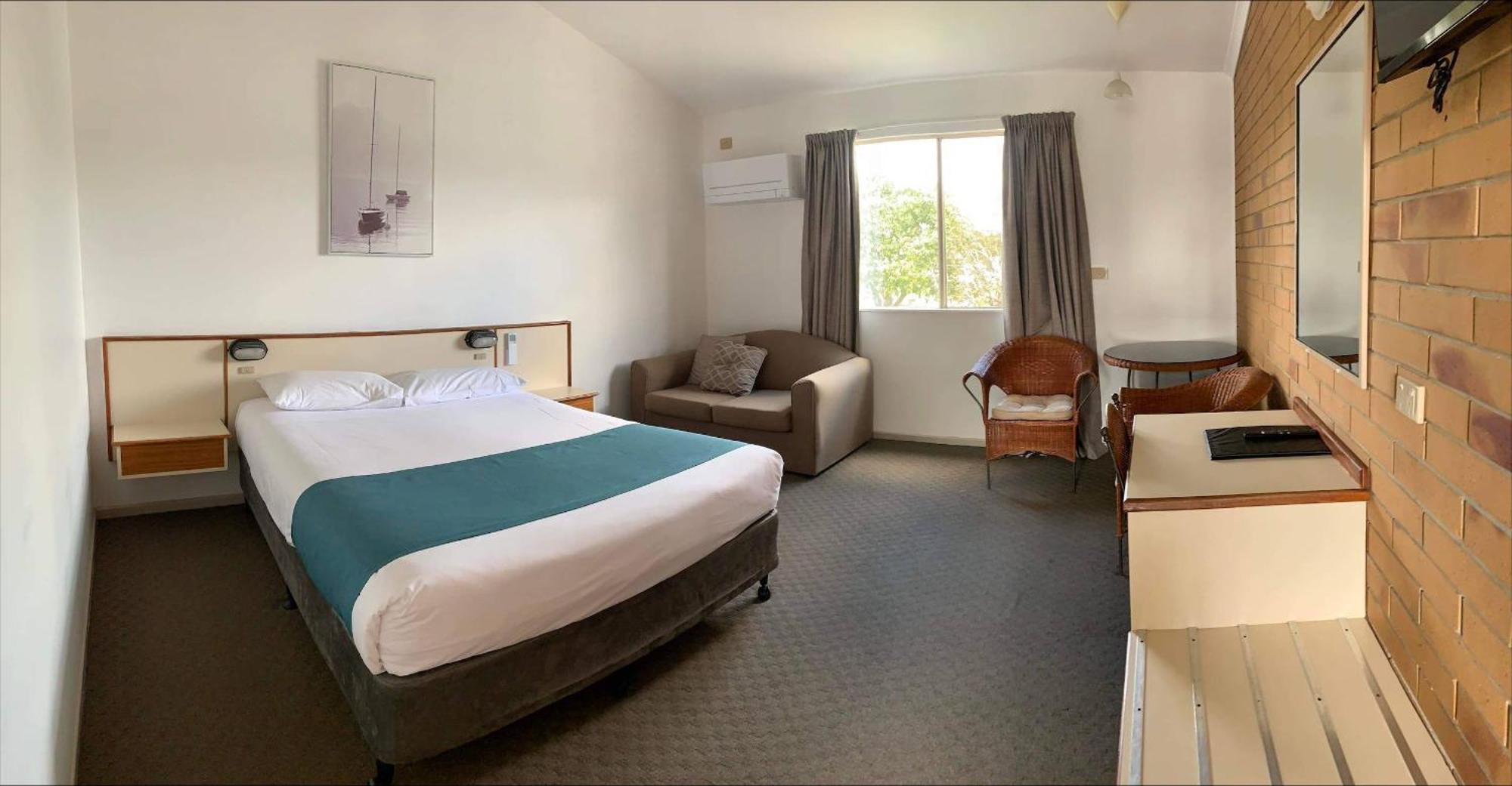 Wild Scotsman Motor Inn Gin Gin Qld ภายนอก รูปภาพ