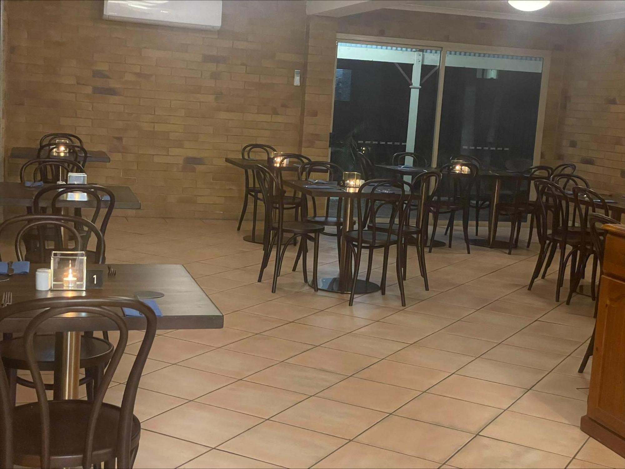 Wild Scotsman Motor Inn Gin Gin Qld ภายนอก รูปภาพ
