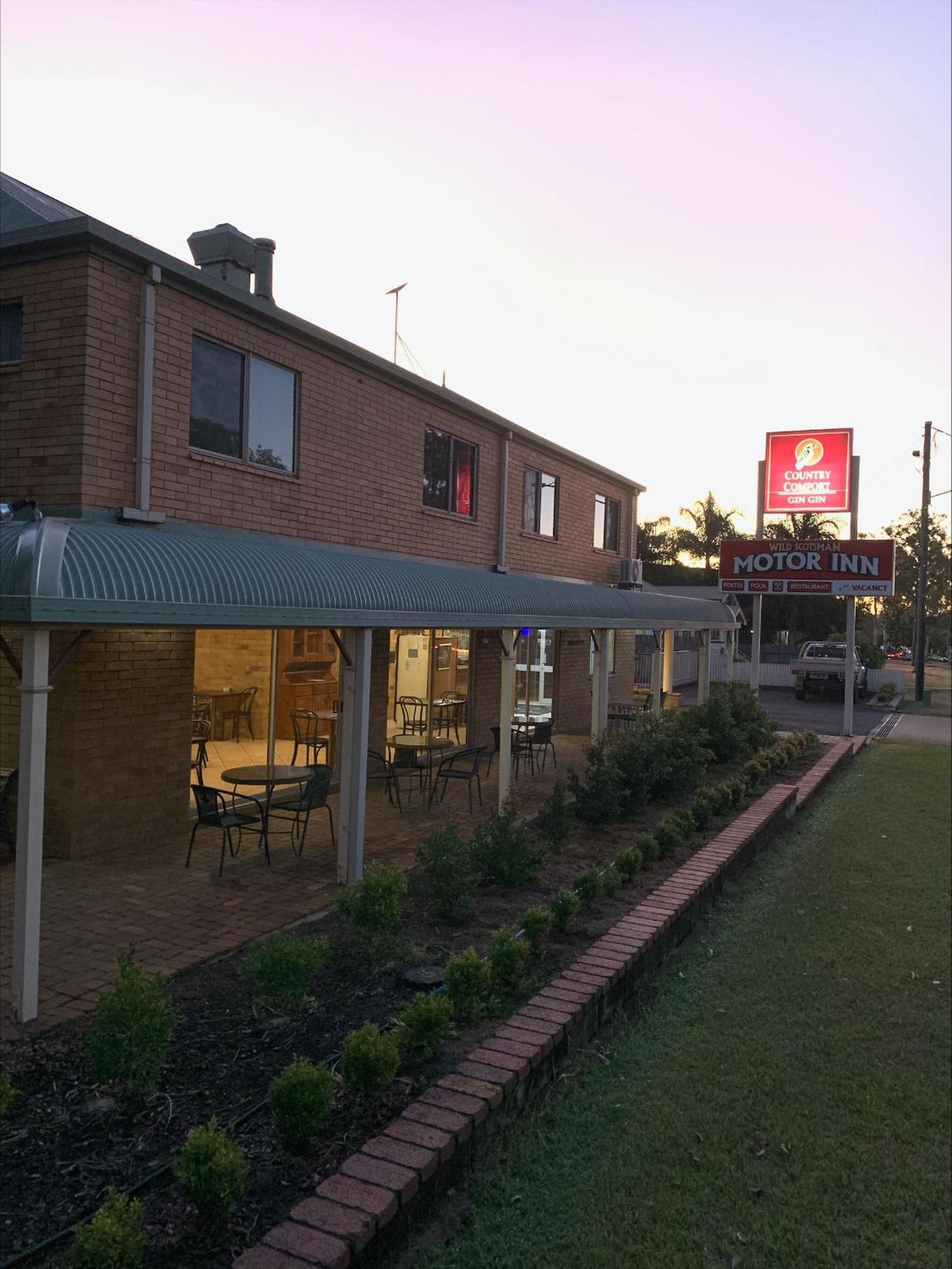 Wild Scotsman Motor Inn Gin Gin Qld ภายนอก รูปภาพ