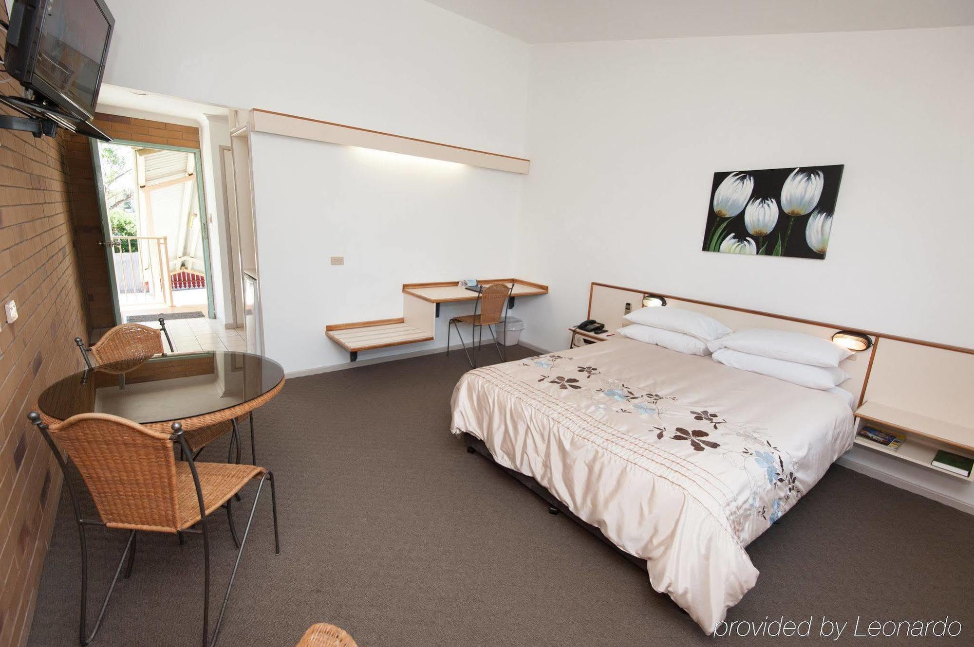 Wild Scotsman Motor Inn Gin Gin Qld ภายนอก รูปภาพ