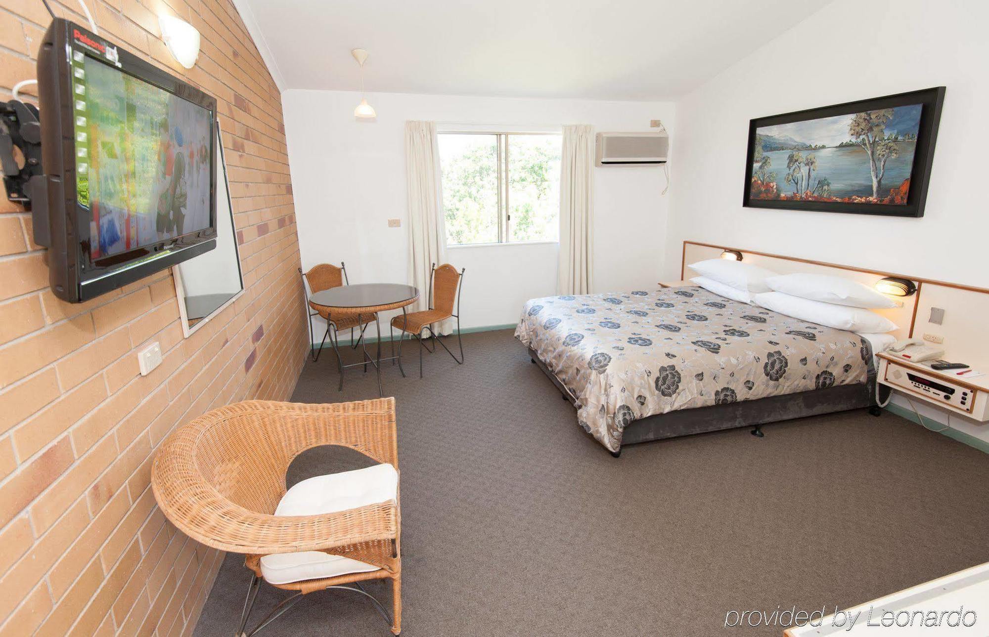 Wild Scotsman Motor Inn Gin Gin Qld ภายนอก รูปภาพ
